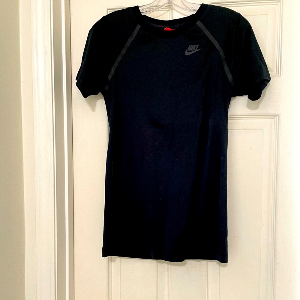 Nike t-shirt NWOT